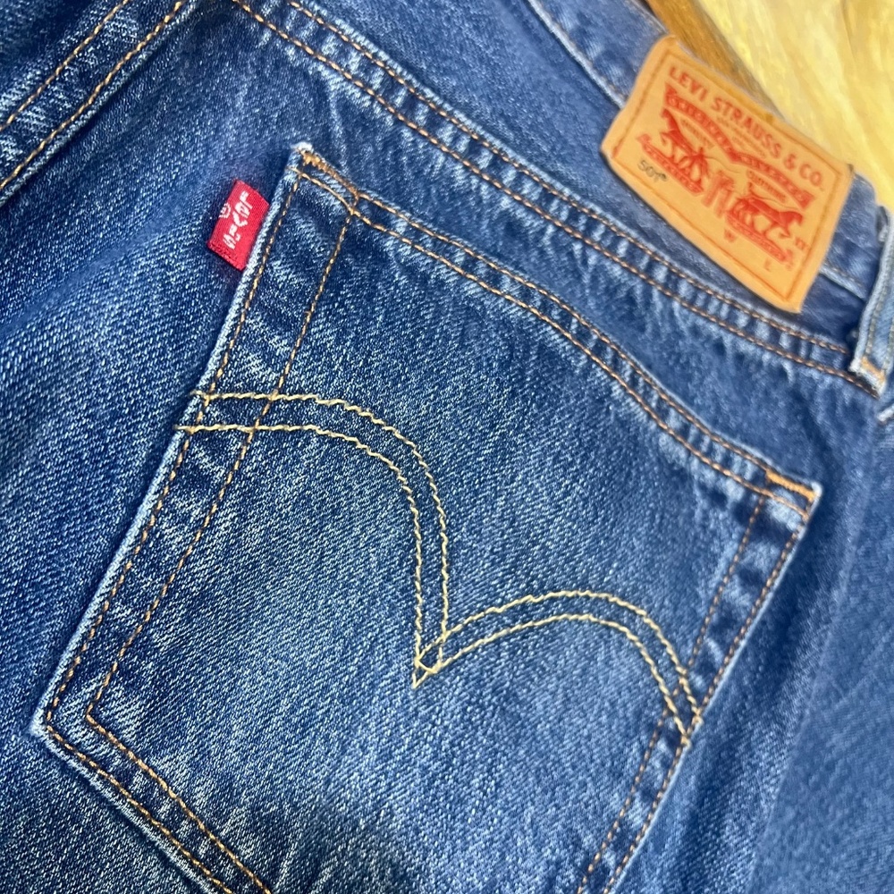 EUC [Levi's] Mid Rise Straight Leg Men's 501 Denim Blue Jeans 28X32 | Women's 6 - Picture 13 of 14